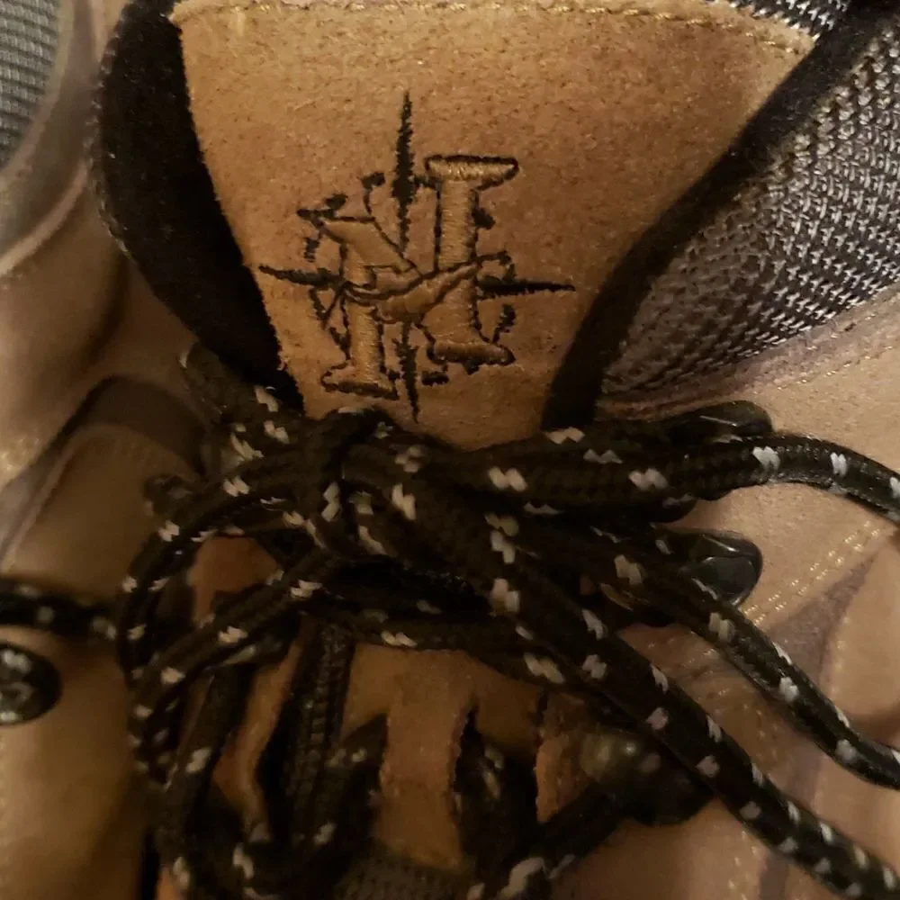 *Nevados hiking boots, Size 10 (44), tan